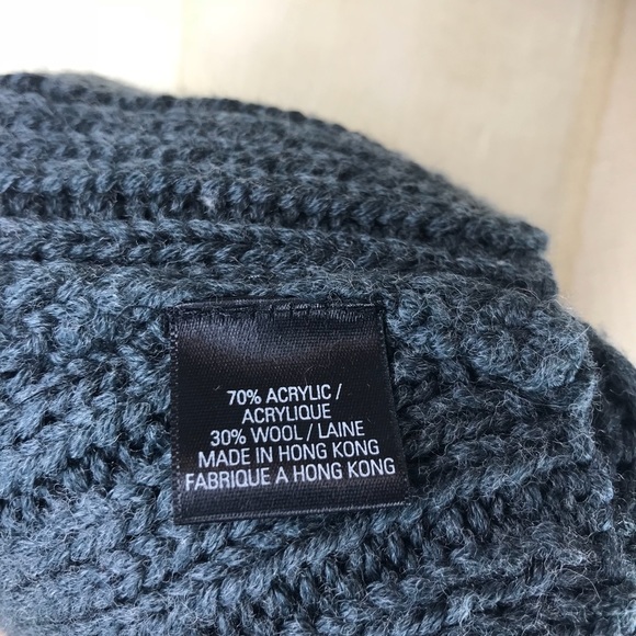 Tahari Grey Knitted Cape Sweater Women's Size Small Fall Winterwear - Picture 8 of 9